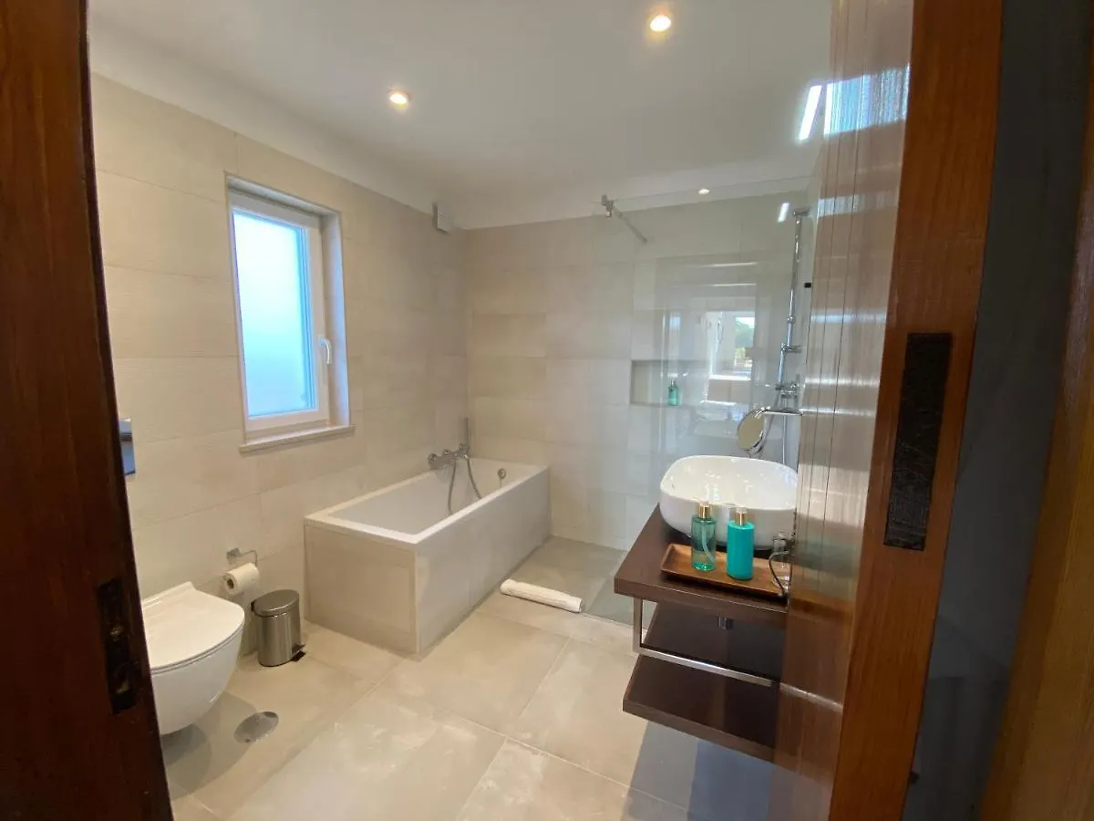 Villa Luxury Villa, Ocean View, Private Heated Pool Ferragudo